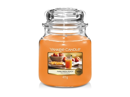 Vonná sviečka Yankee Candle FARM FRESH PEACH classic stredná