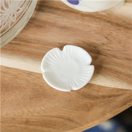 Porcelánový tanier kvet magnólie