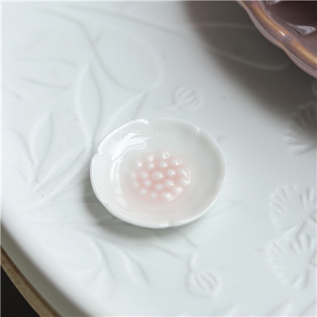 Porcelánový tanier kvet sakury